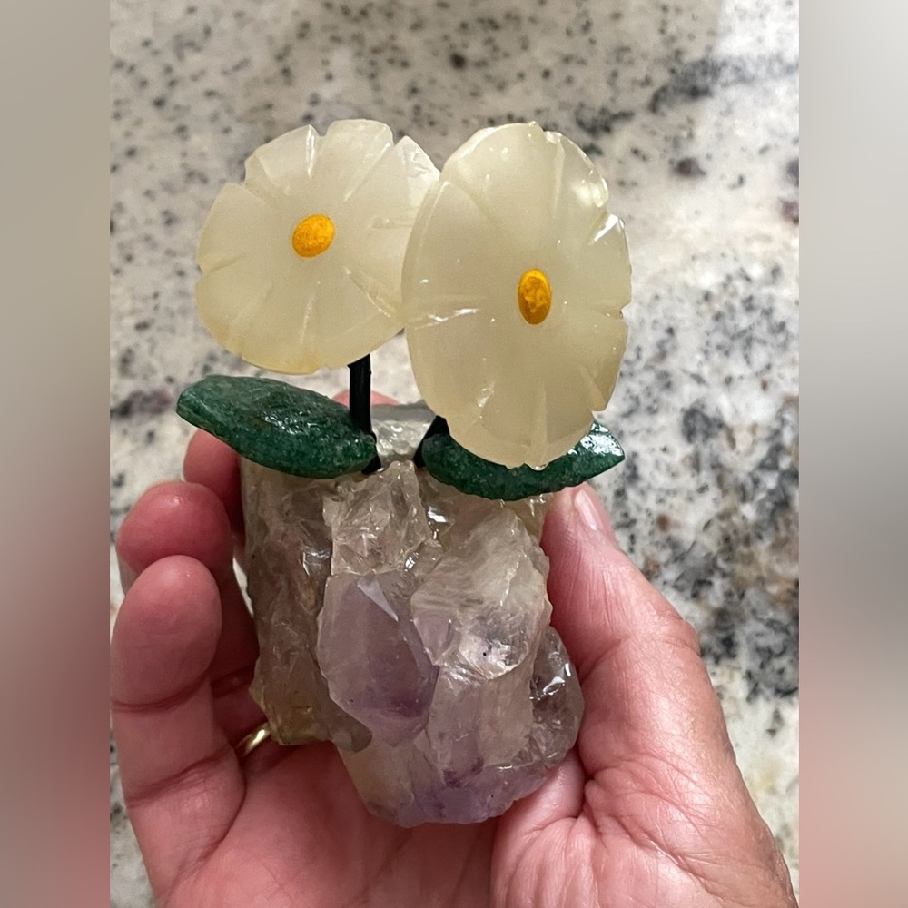 Artisan gemstone white onyx daisies jade leaves raw crystal amethyst base figure